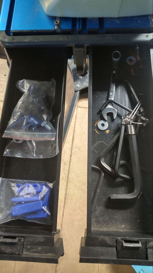 動作確認済【美品】トアルソン　テニス電動ガット張りマシン　ガット張り機スタンド付