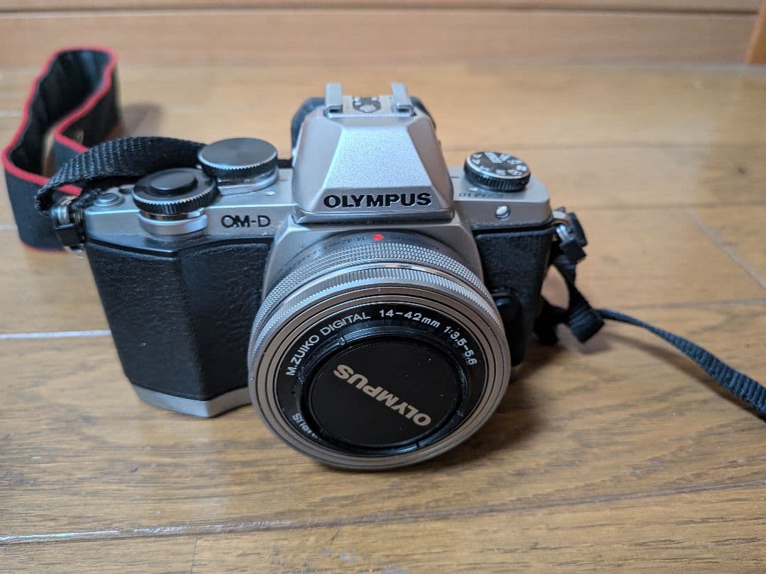 オリンパス・一眼レフカメラ・OM-D E-M10・レンズ2セット