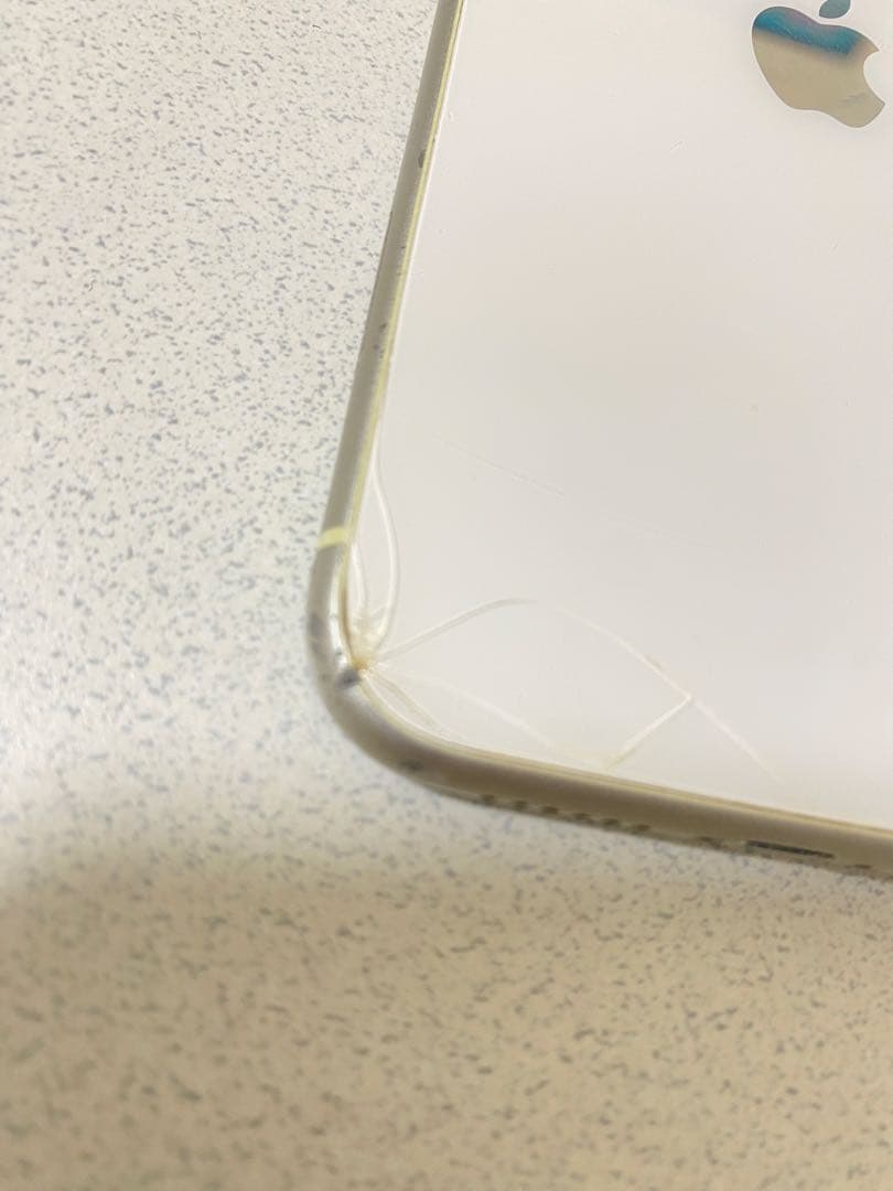 ほ*る様 値下げApple iPhone 11 ホワイト 本体+箱+充電コード+