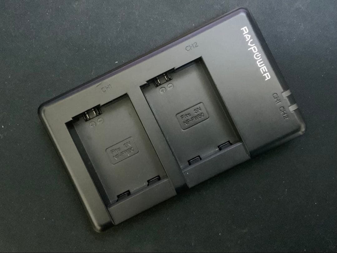 L*i様 SONY α7 II (ILCE-7M2)純正バッテリ3個、充電器セッ