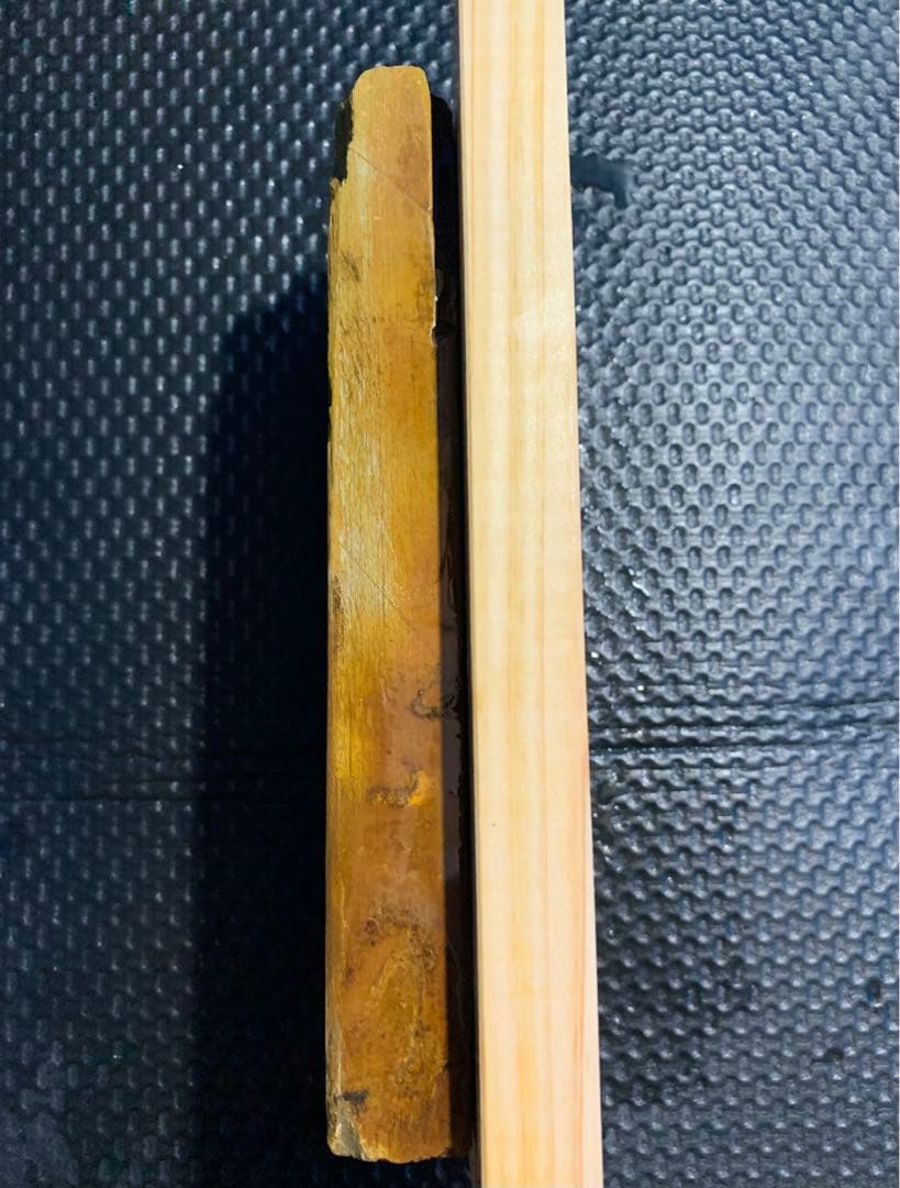 天然砥石　正本山　巣板　梨地　仕上げ砥石　台付き