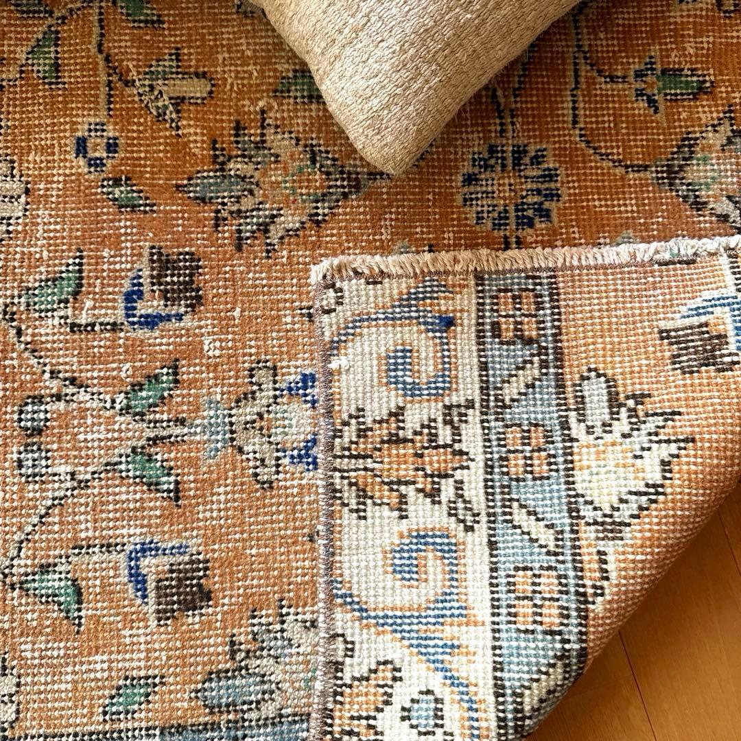 56×120ペールオレンジ　青い花　ボタニカル　トルコヴィンテージラグ