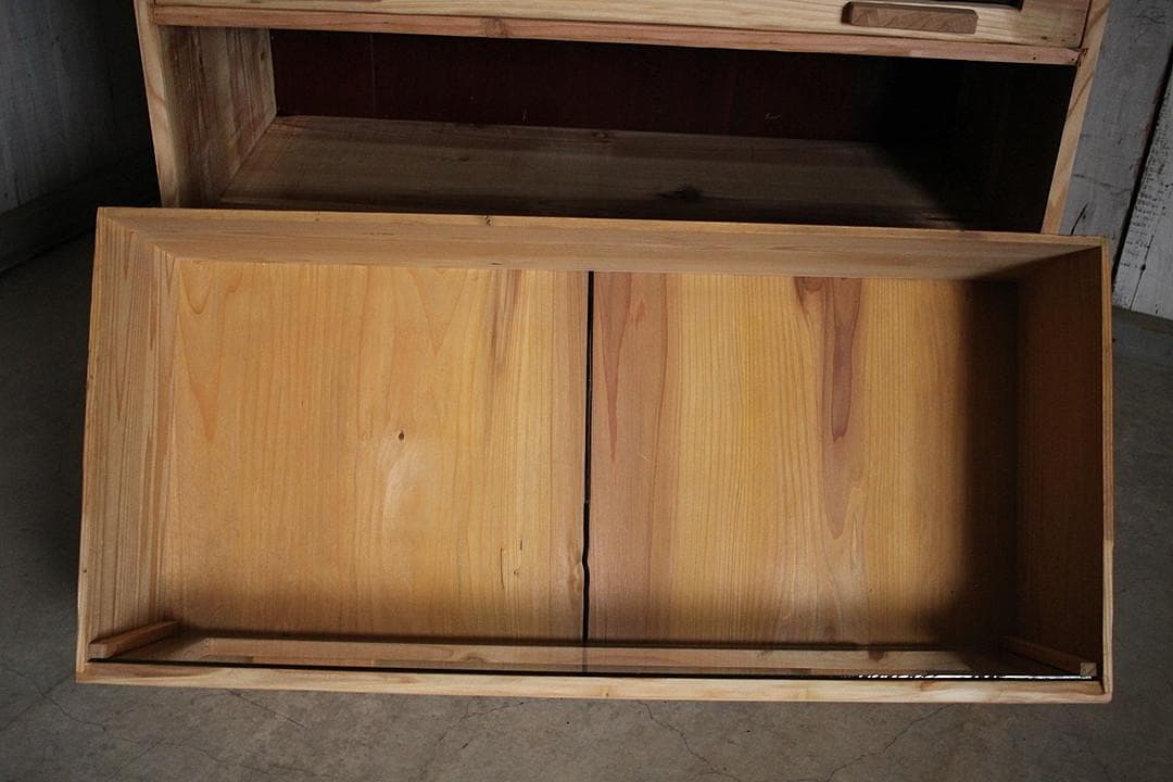 前面ガラスの引き出し4段　食器棚　シャツケース　収納棚　古家具