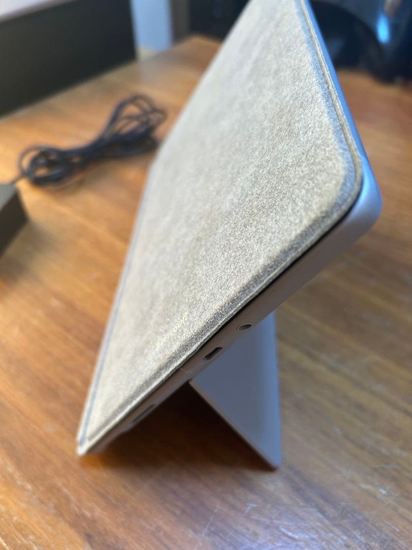 Microsoft Surface Goタブレット 本体　キーボードカバー付属