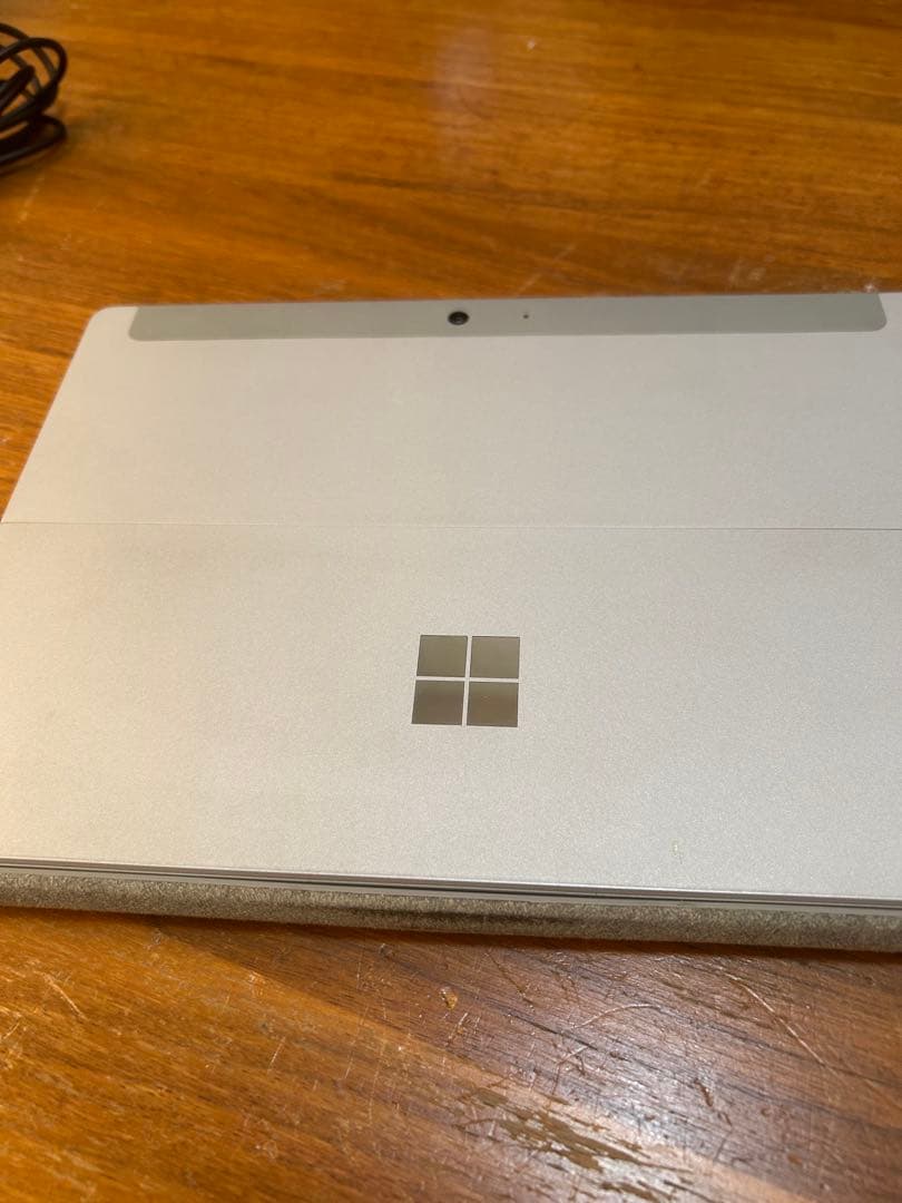 Microsoft Surface Goタブレット 本体　キーボードカバー付属