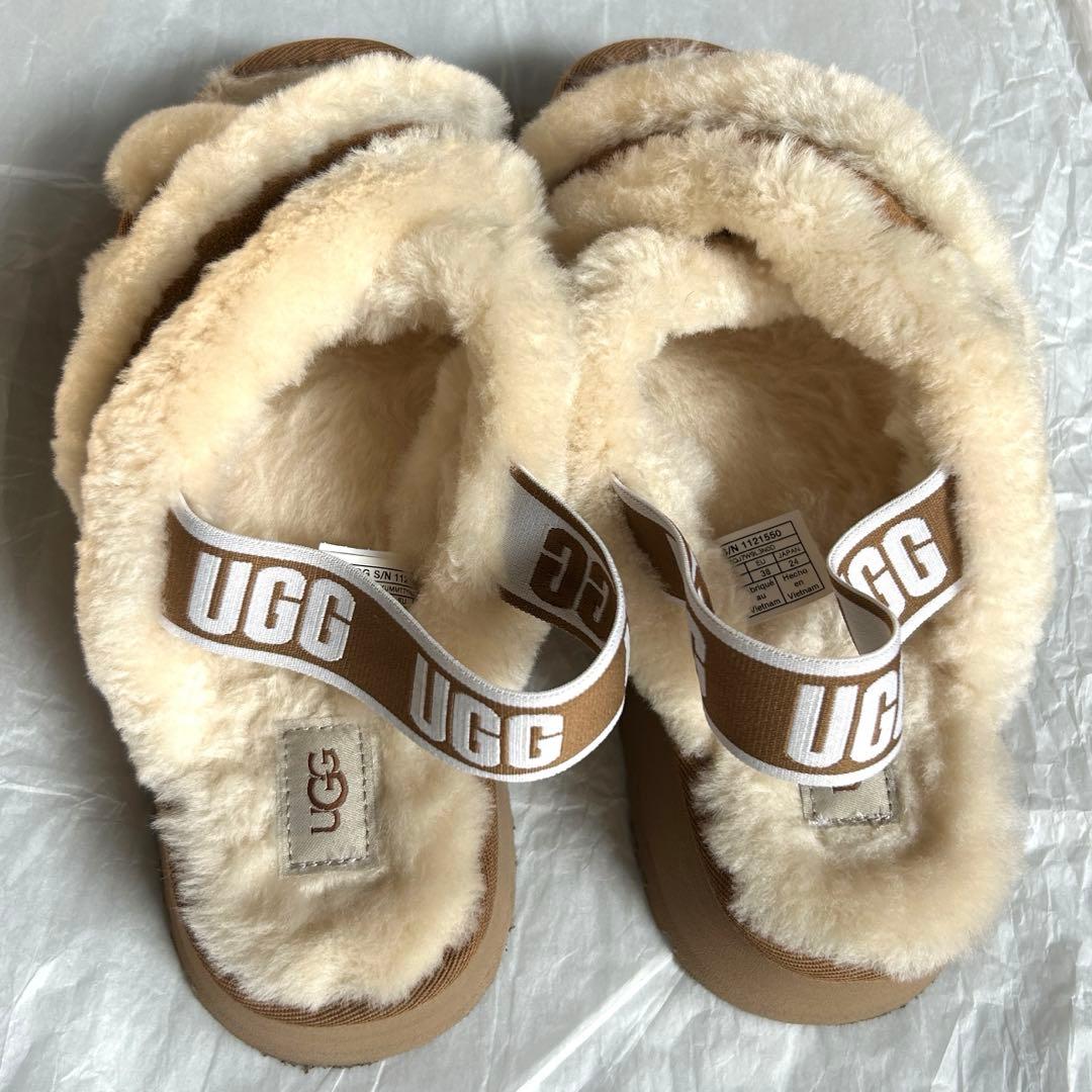 UGG サンダル 24cmベージュ・ホワイト 1121550