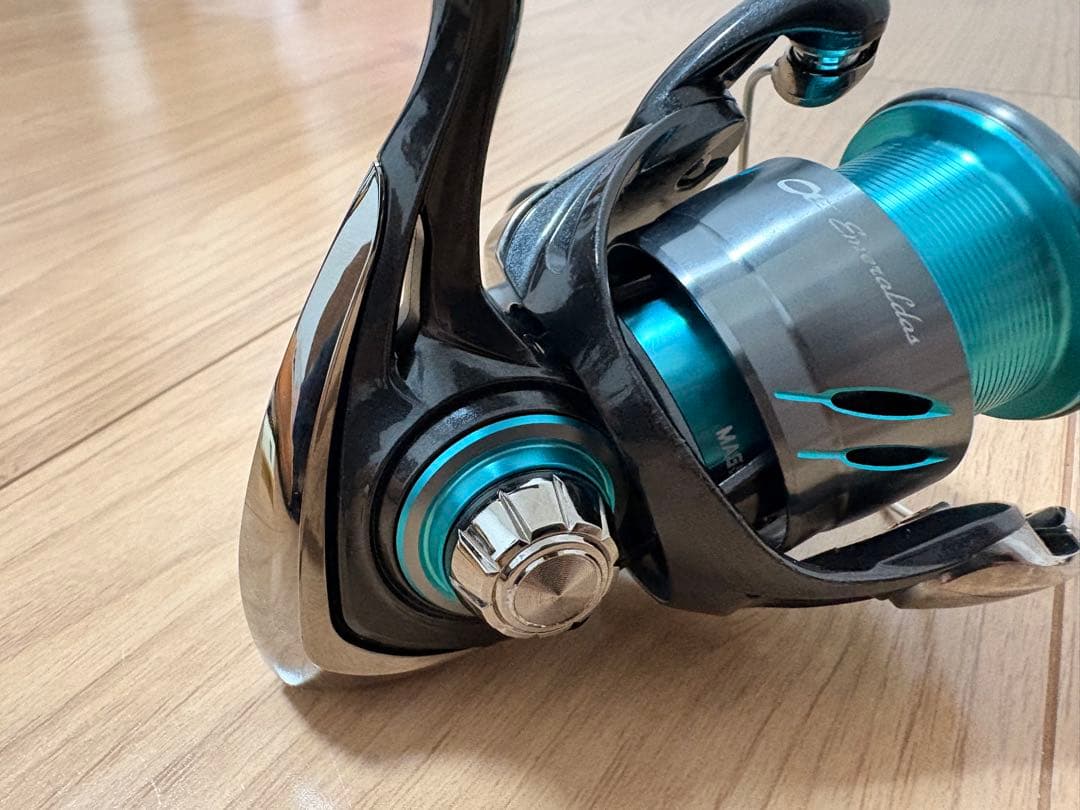 ダイワ エメラルダス X LT2500 スピニングリール エギング