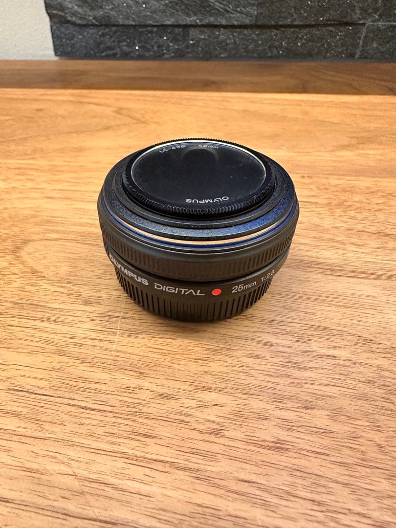 美品 OLYMPUS ZUIKO DIGITAL 25mm F2.8 パンケーキ