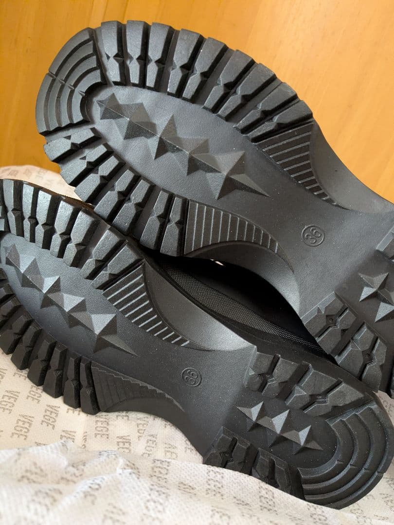 VEGE×nouerの別注スノーブーツ