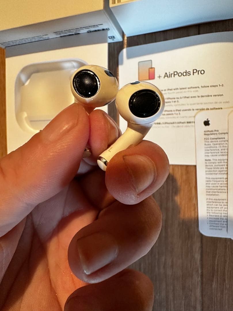 本物、AirPods Pro 早い者勝ち！オシャレなケース付き！
