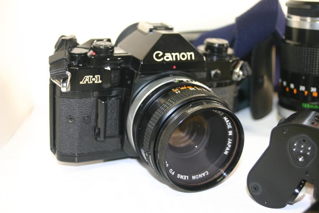 【動作確認済】キャノンA-1+純正レンズ2本+モータドライブ+ストロボ（C12）
