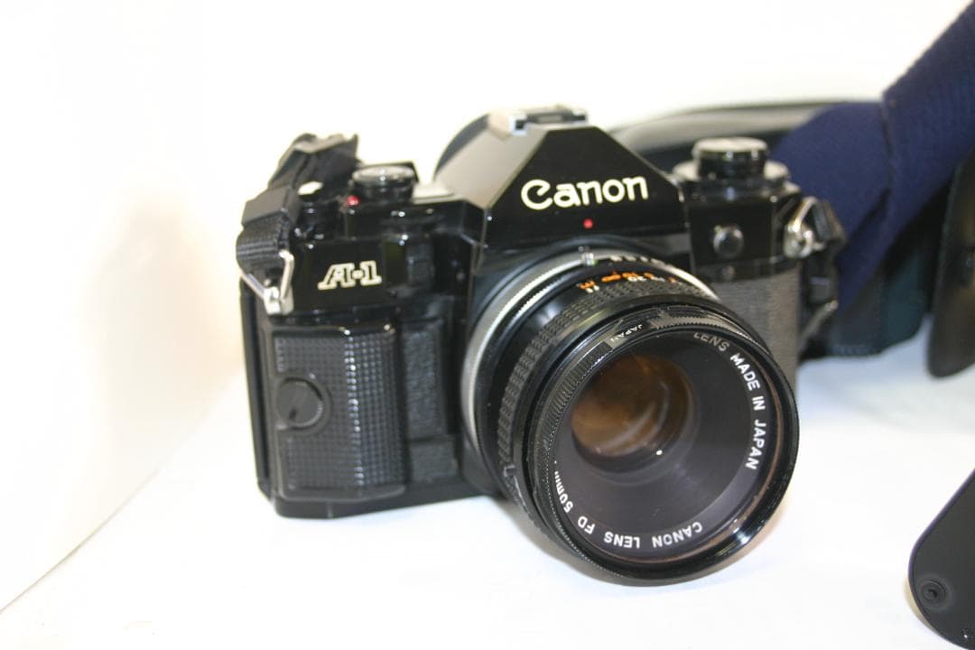 【動作確認済】キャノンA-1+純正レンズ2本+モータドライブ+ストロボ（C12）