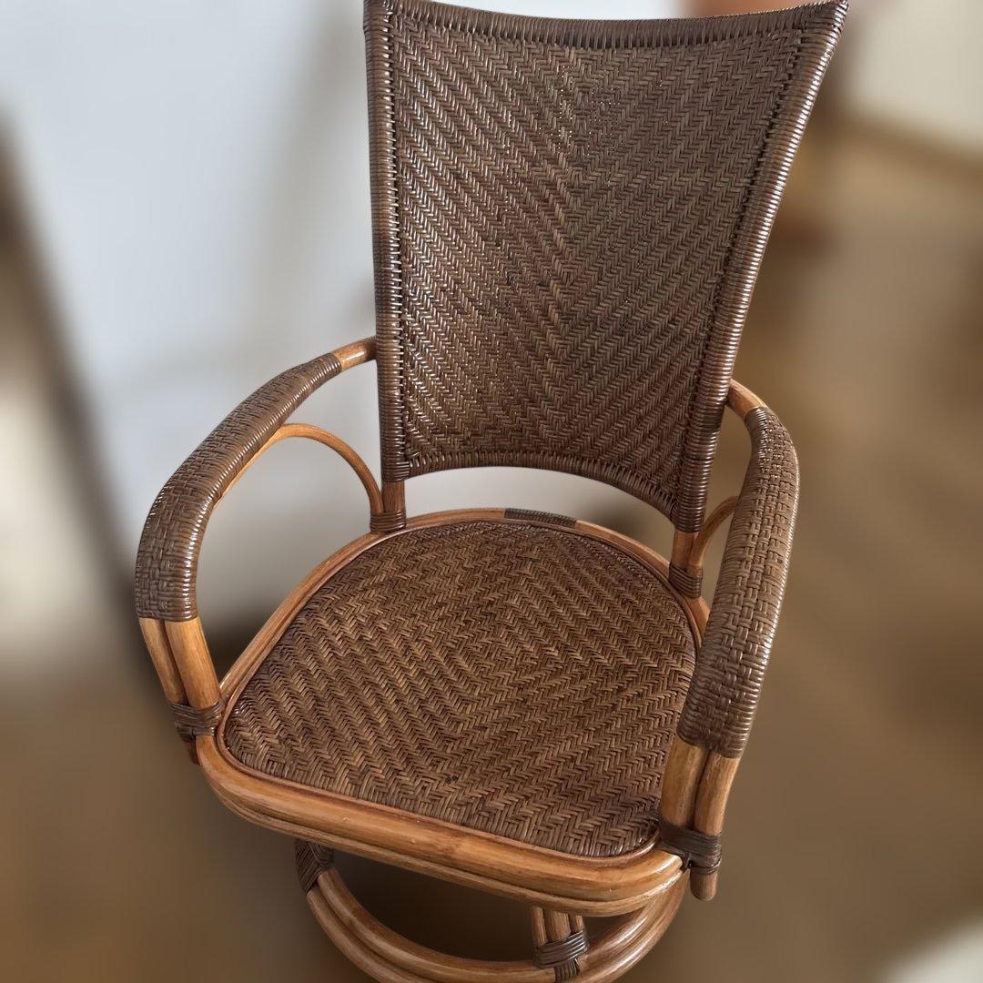 値下kazama 風間 yokohama中古 回転するアーム付籐の椅子ラタン椅子