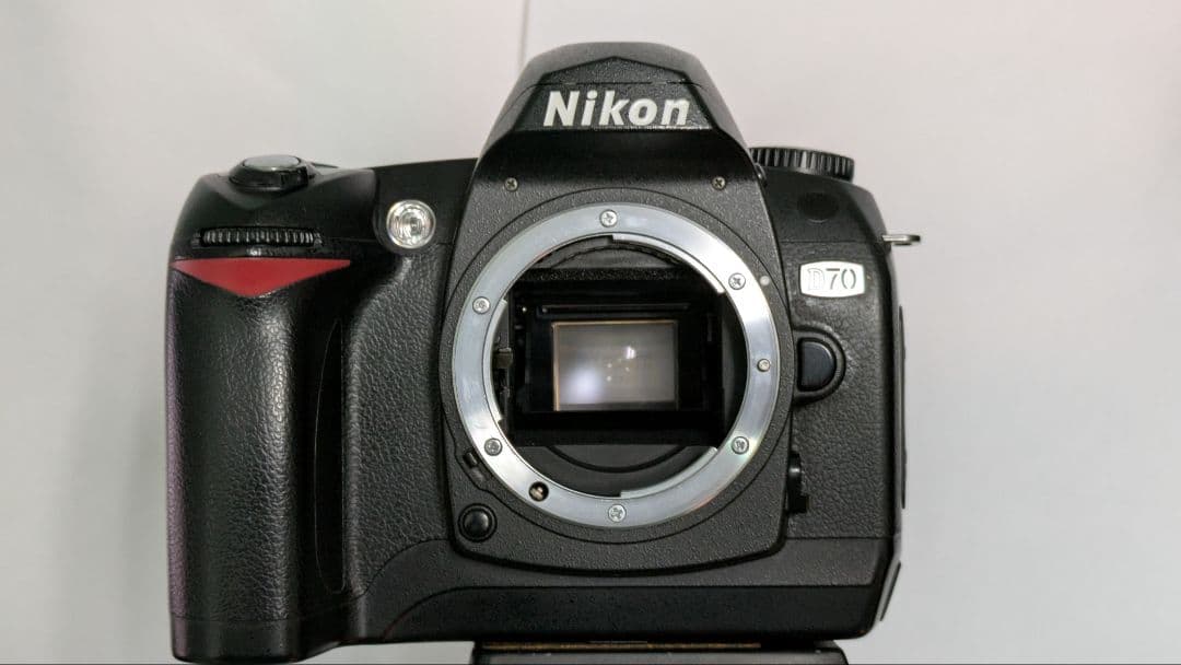Nikon D70 デジタル一眼レフ　レンズ付き　訳あり品（現状渡し）
