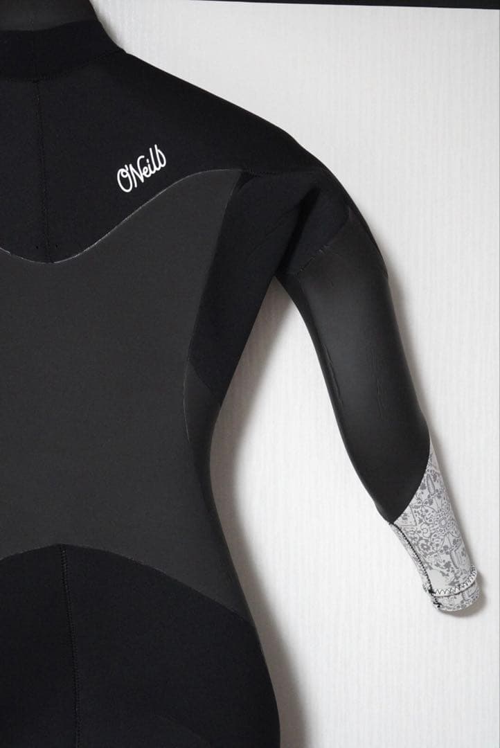 O'Neill ウェットスーツ ドライスーツ レディース