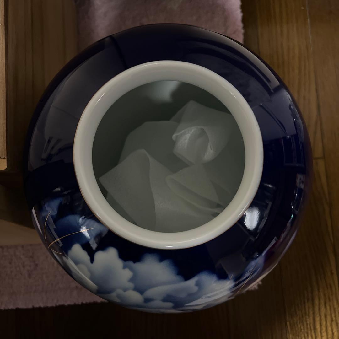 【未使用・宮内庁御用達】瑠璃牡丹 花瓶 金彩 有田焼 桐箱付き