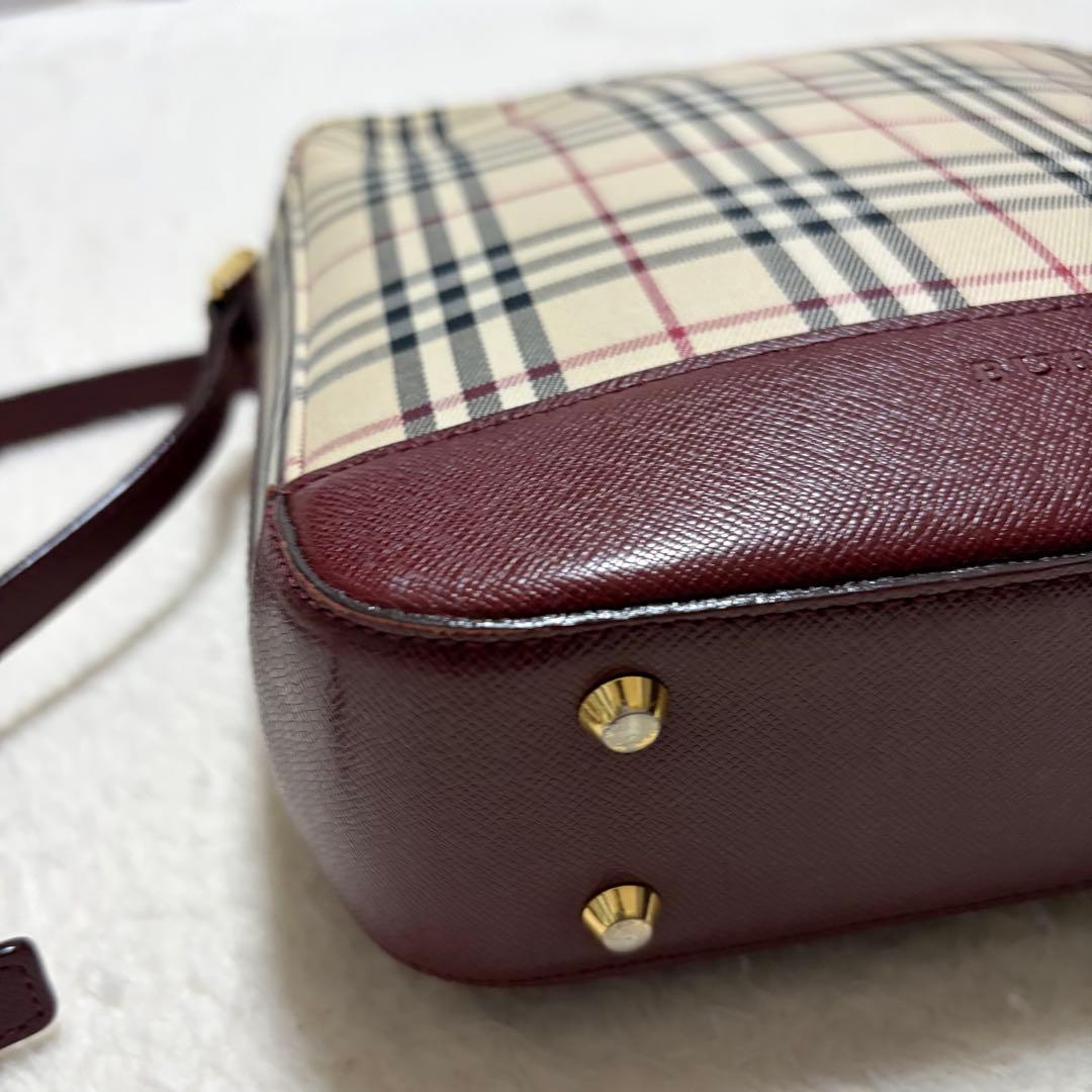 Burberry バーバリー　ショルダーバッグ　ノバチェック　レザー　レッド