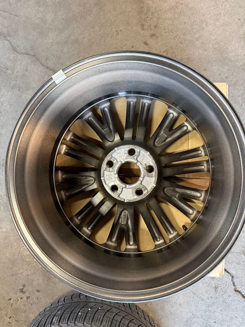 キョウヘイヤリスクロス　純正18インチ ガリキズ無　美品　使用少