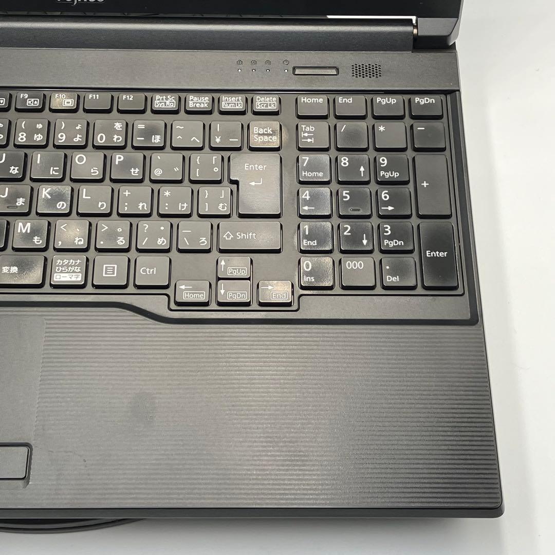 090 富士通 A5512/J i5-1245U win11 office