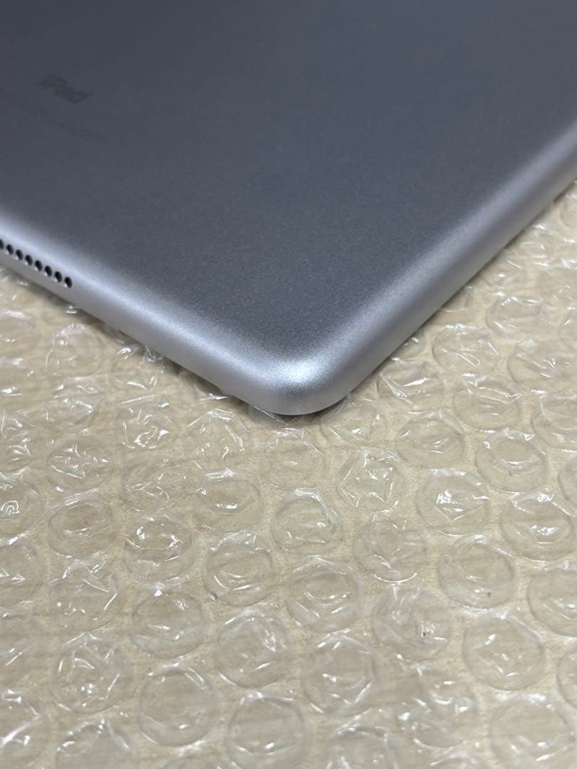 iPad 第6世代　A1893　Wi-Fiモデル　スペ－スグレイ　32GB