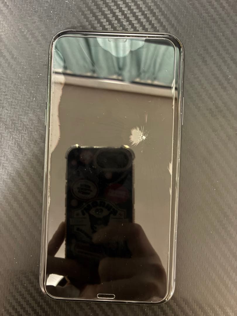 Apple iPhone 11 ブラック 画面ひびあり