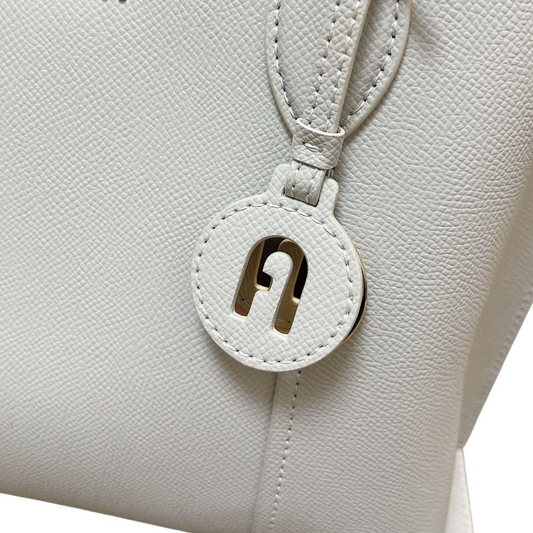 【極美品】FURLA ハンドバッグ VITTORIA M レザー グレージュ