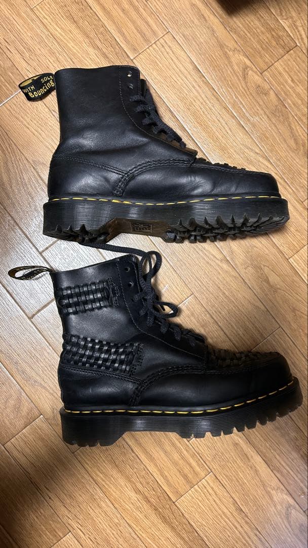 Dr. Martens ブラック編み込みブーツ