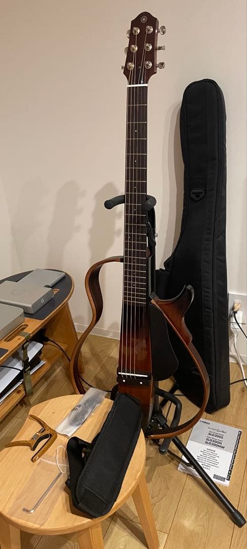 [美品] ヤマハサイレントギターSLG200S／スタンド•譜面台•ケース全セット