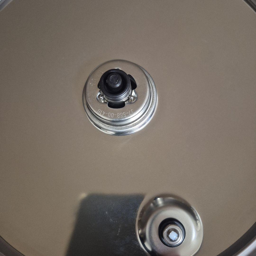 圧力鍋　フィスラー　ドイツ製　4.5㍑ 発売元　イワタニ　ほぼ新品