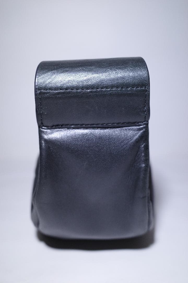 COS レザー プリーツベルトバッグ ブラック