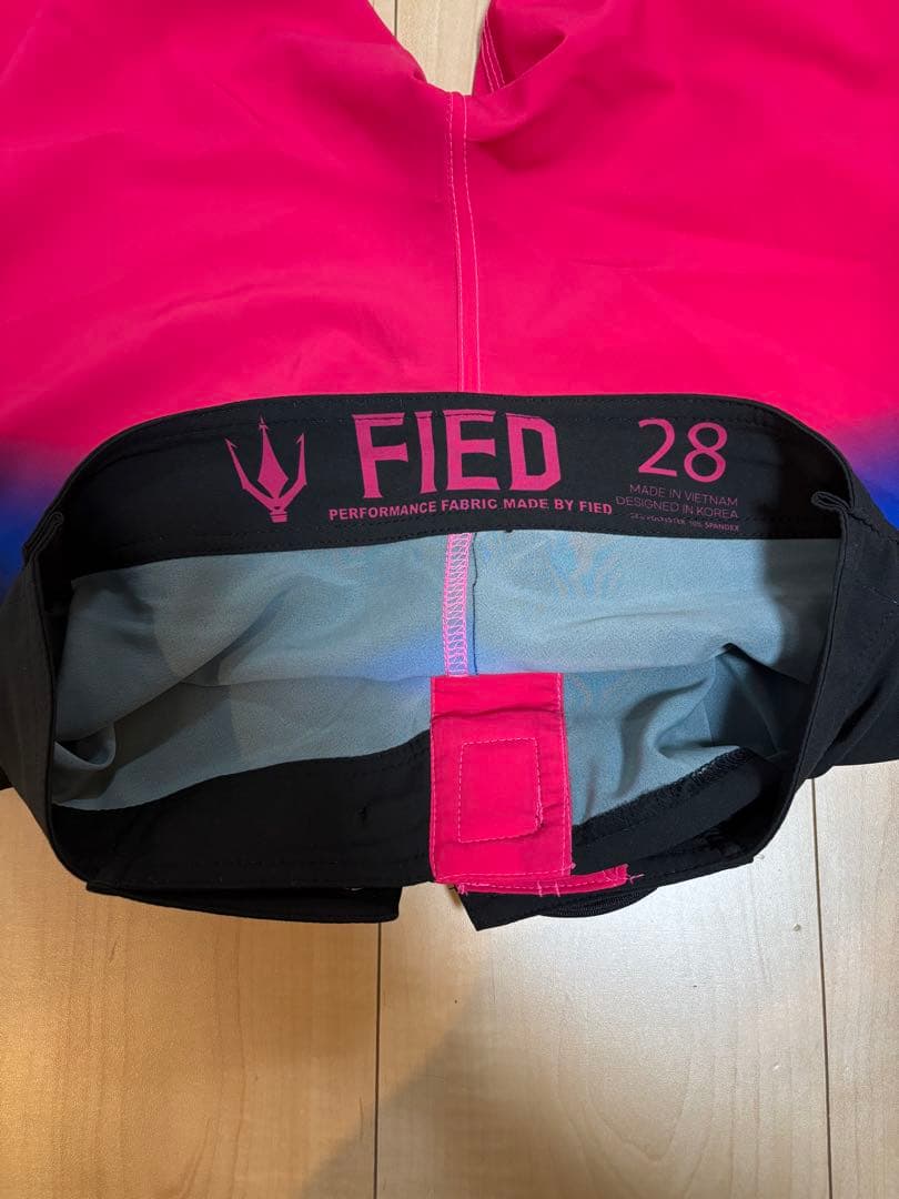 FIED 水着 28サイズ グラデーションデザイン　フィジーク