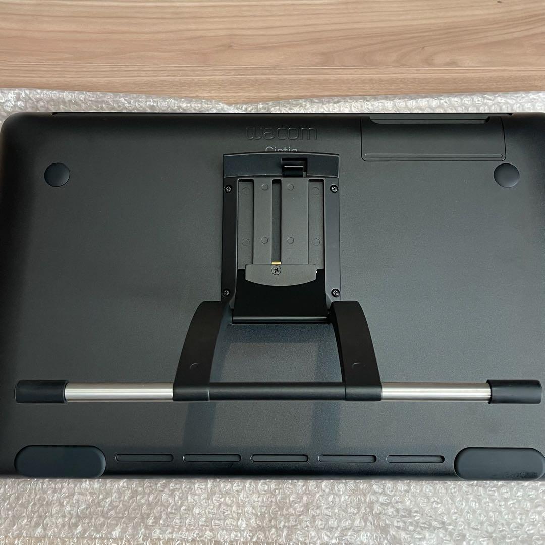 Wacom Cintiq 22 FHD DTK2260 ワコム　液タブ