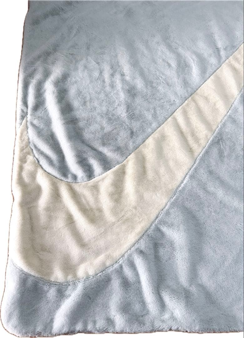 【レア】NIKEフェイクファーブランケット⭐︎毛布⭐︎スウッシュ⭐︎水色⭐︎ライトブルー