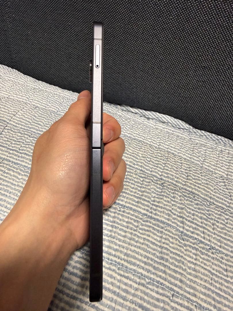 [格安]Galaxy Z Flip7 256GB ブラックSIMフリー