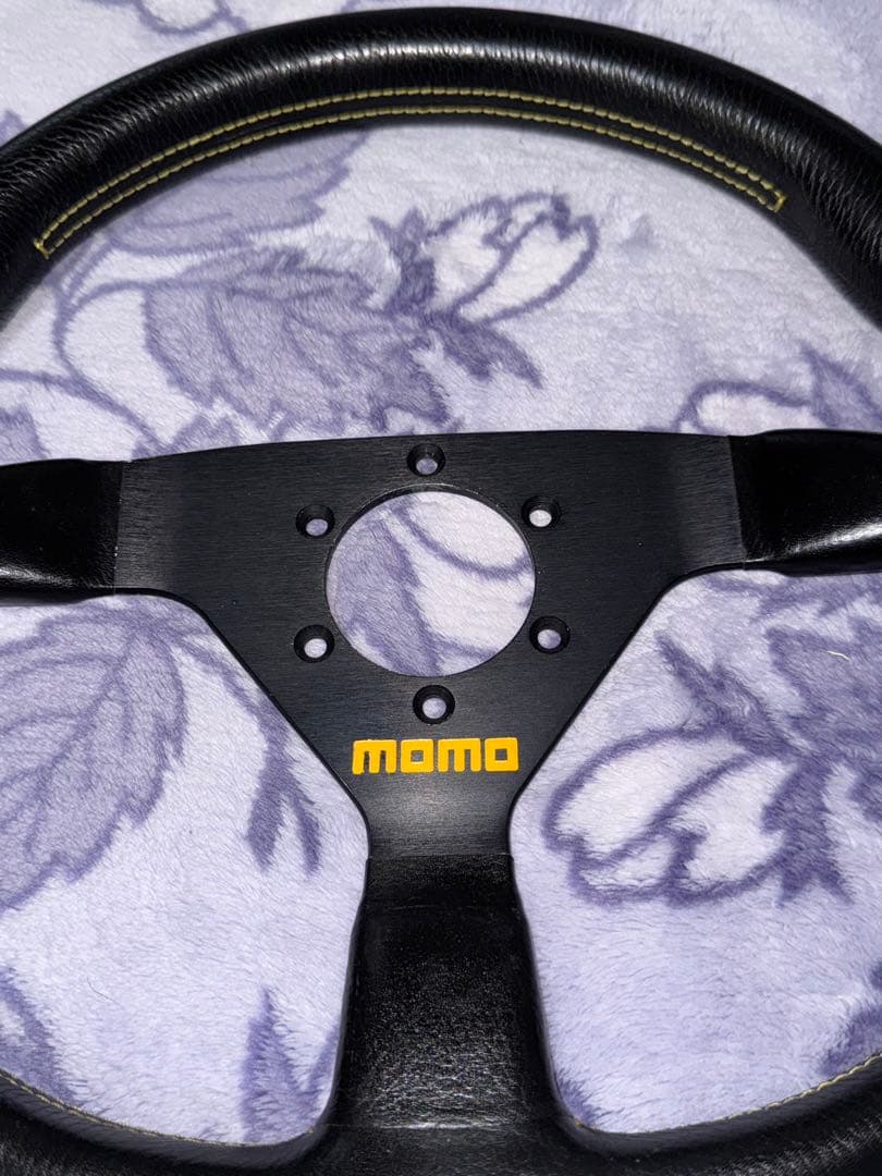 MOMO ヴェローチェレーシングステアリング　350mm