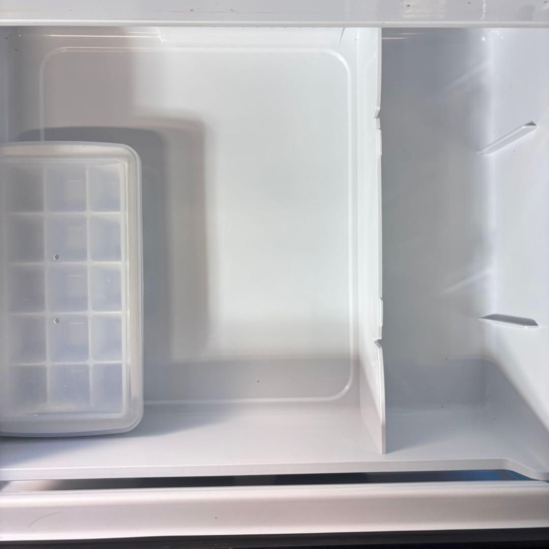 735 ブラックカラー　2023年製　冷蔵庫　100L〜200L 小型一人暮らし