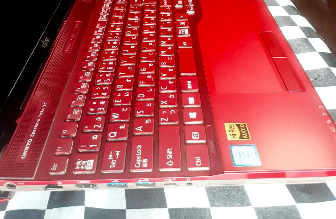 富士通LIFEBOOK FMV ノートPC 8世代 Core i7-8565U