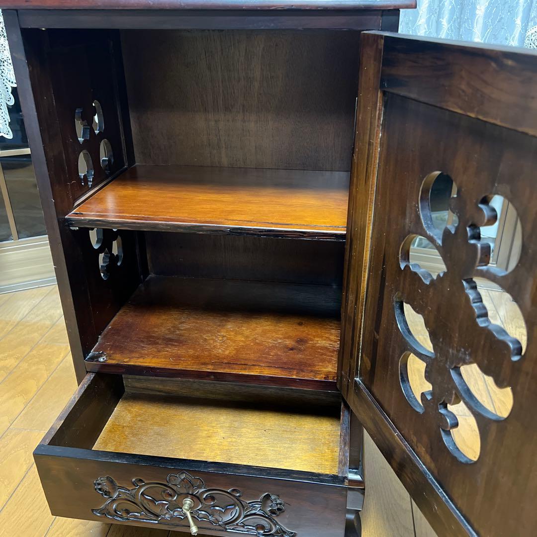 ダークブラウン木製キャビネット