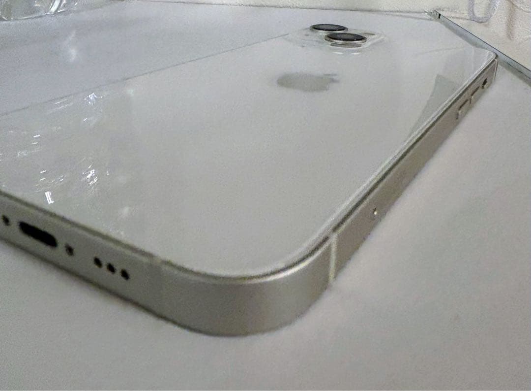 Apple iPhone13本体　スターライト128gb