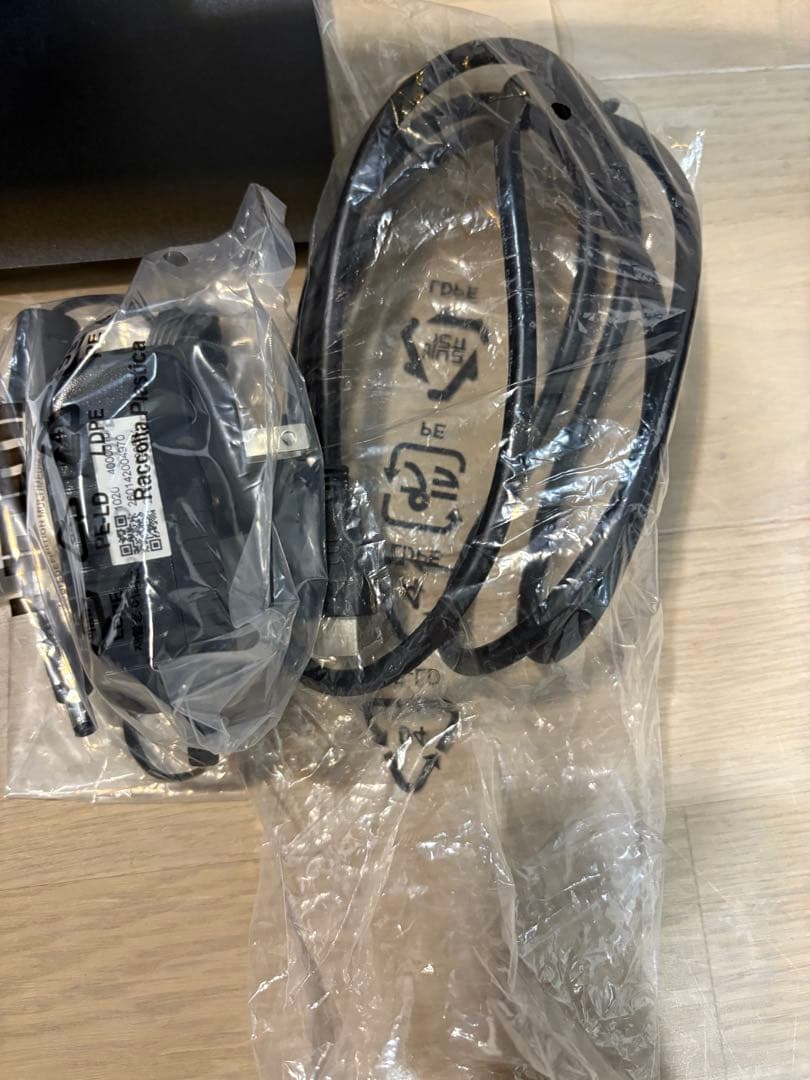 【新品同様】KOORUI モニター23.8インチ 本体,箱付き