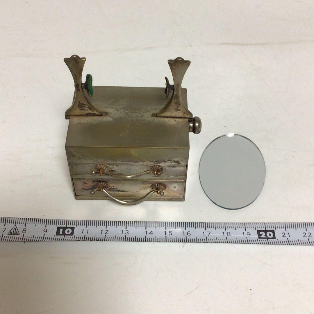 ボンボニエール　お菓子入れ　レトロ　ビンテージ　金属製バニティボックス 置物