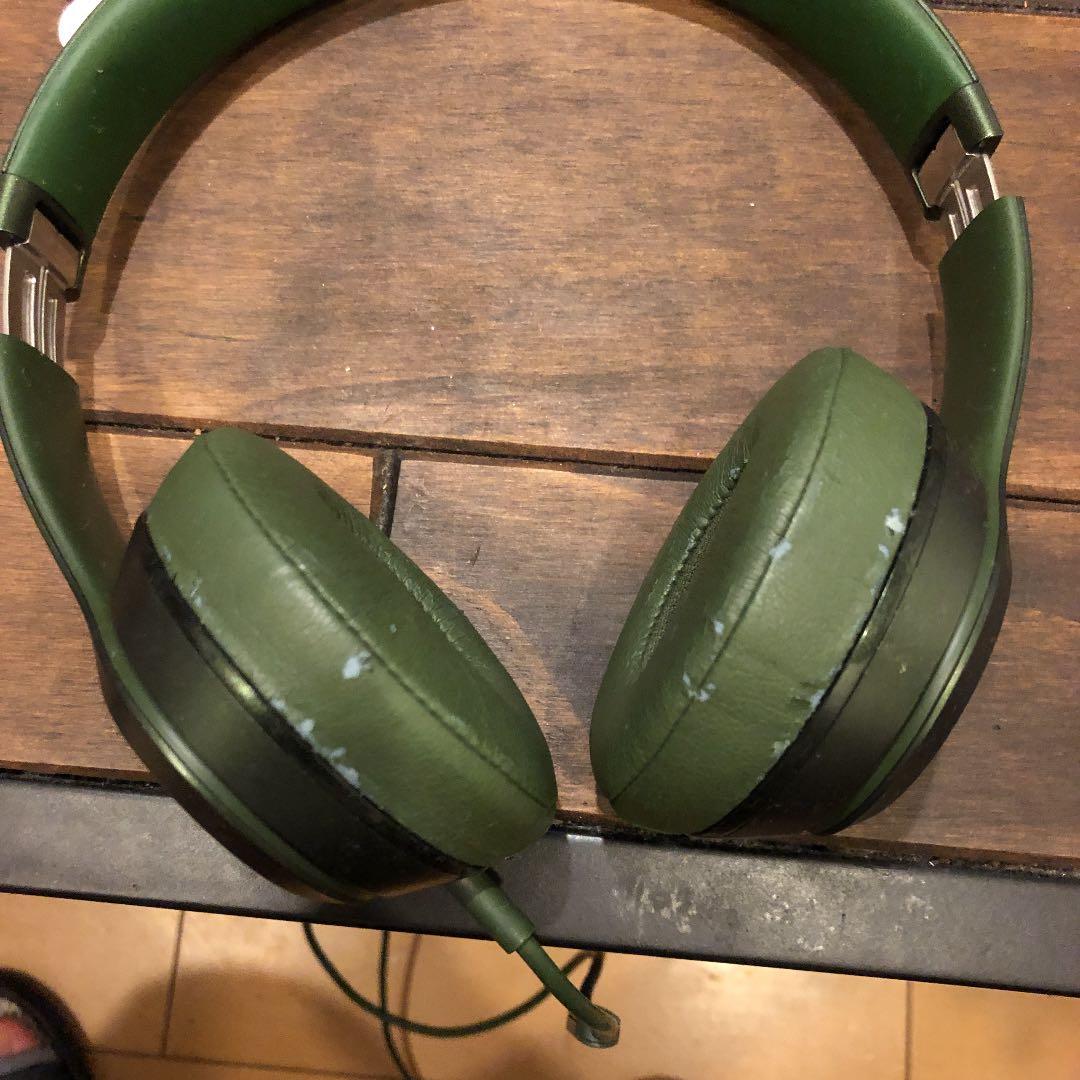 【箱なしのため安くお譲り】ビーツ beats solo2 ヘッドホン 緑色