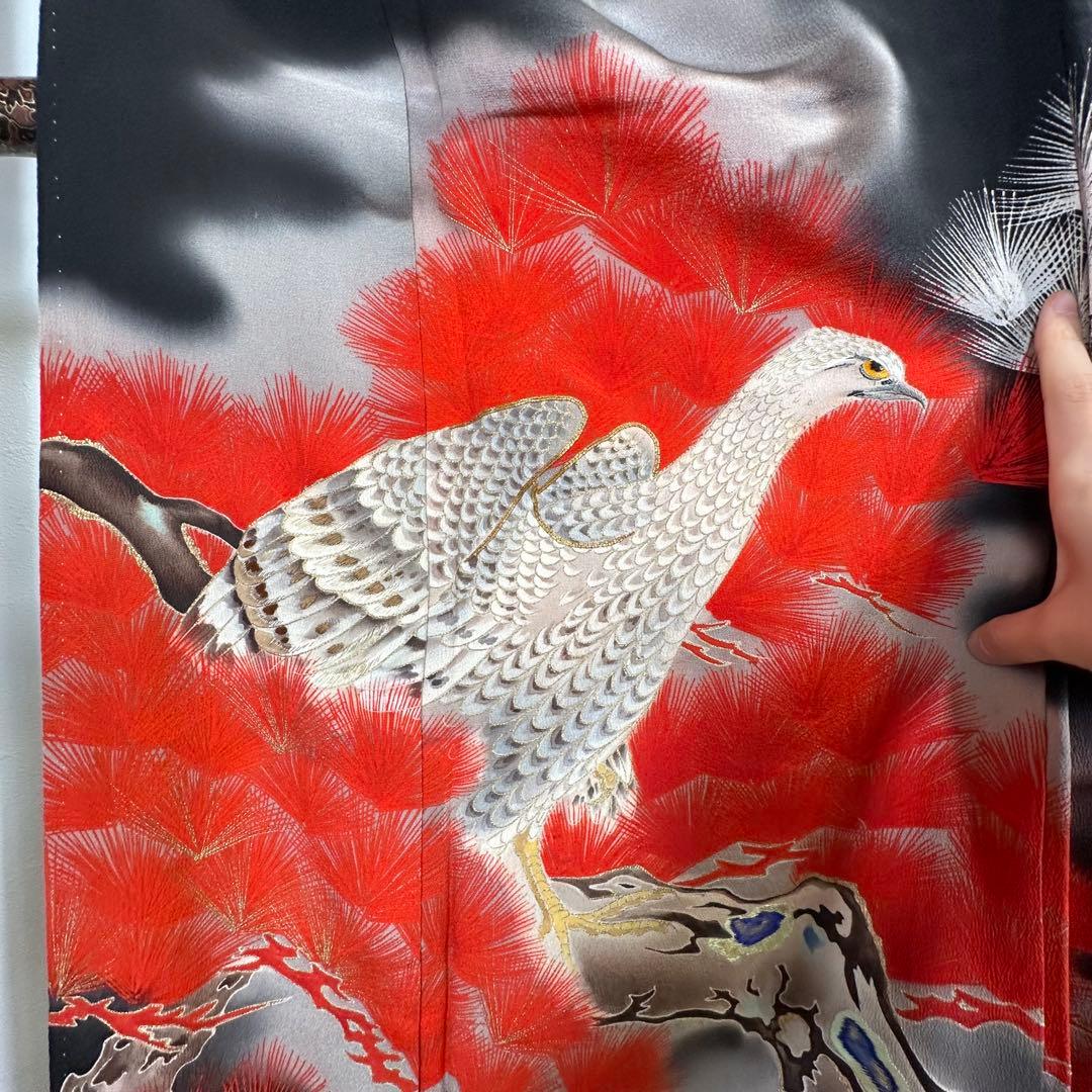 美品　着物　正絹　黒留袖　花嫁衣装　アンティーク　黒　赤　鷹　松　157