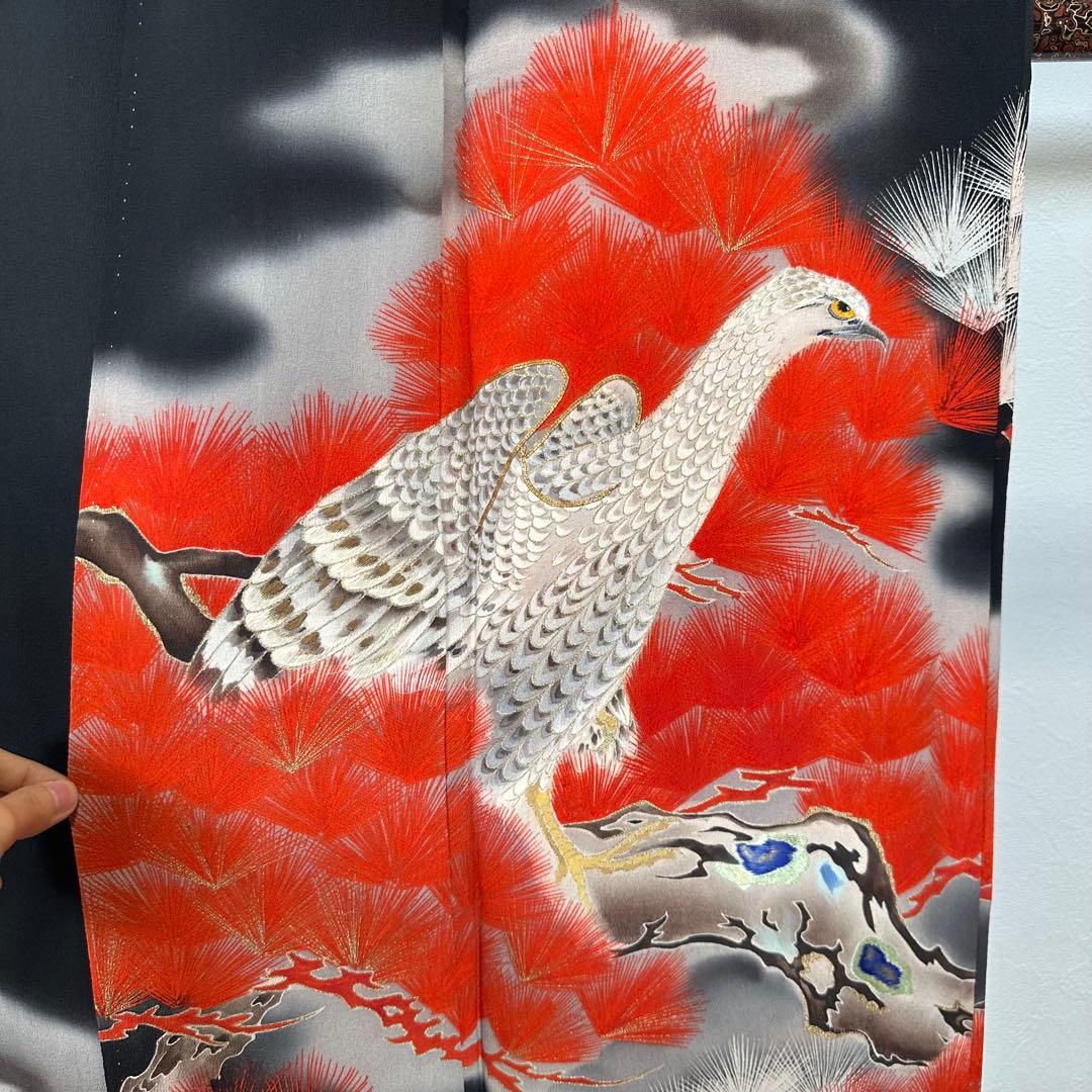 美品　着物　正絹　黒留袖　花嫁衣装　アンティーク　黒　赤　鷹　松　157