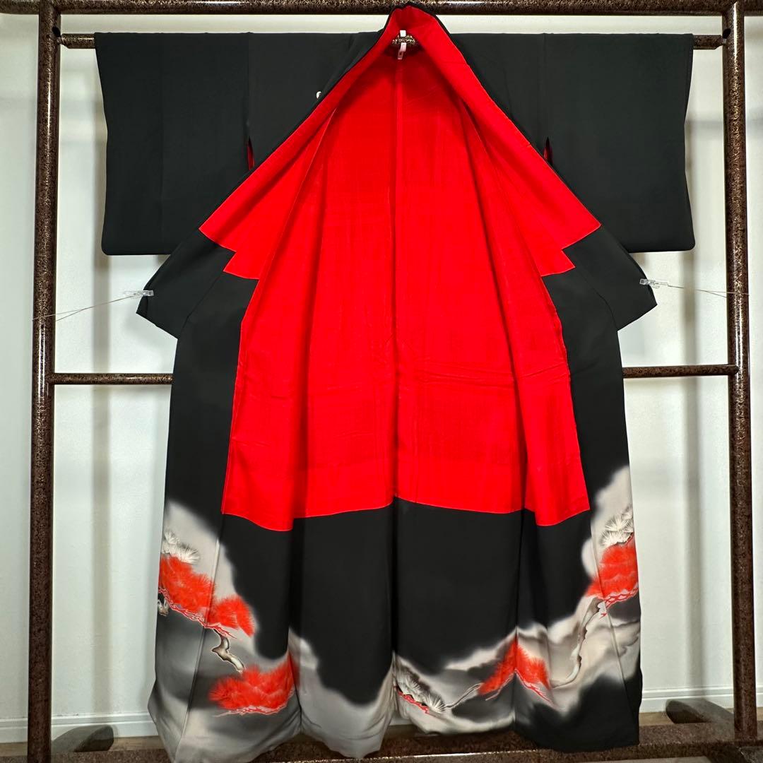 美品　着物　正絹　黒留袖　花嫁衣装　アンティーク　黒　赤　鷹　松　157