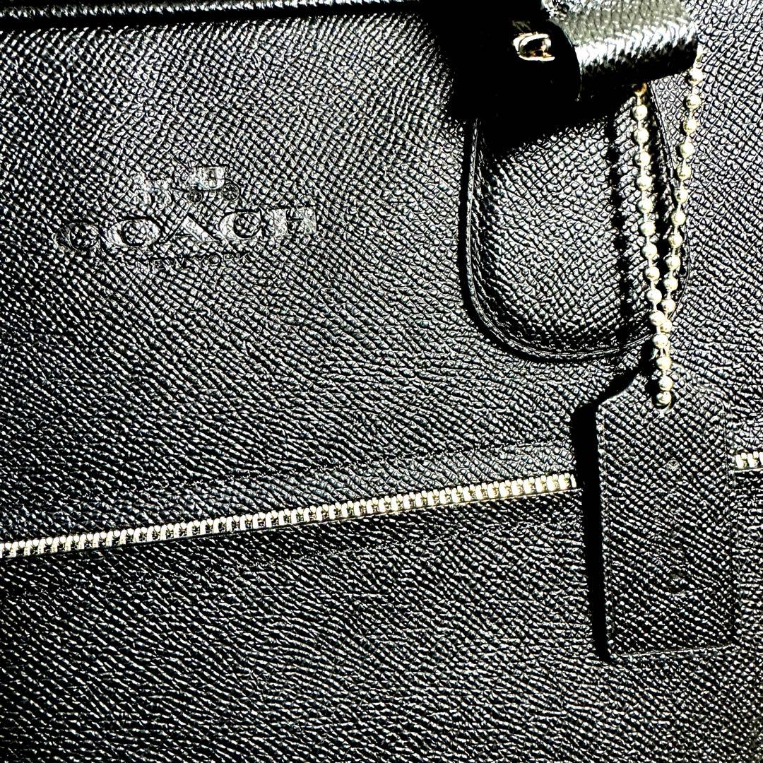 かけるです！新品未使用　スレ傷あり　コーチ　ビジネスショルダーバッグ