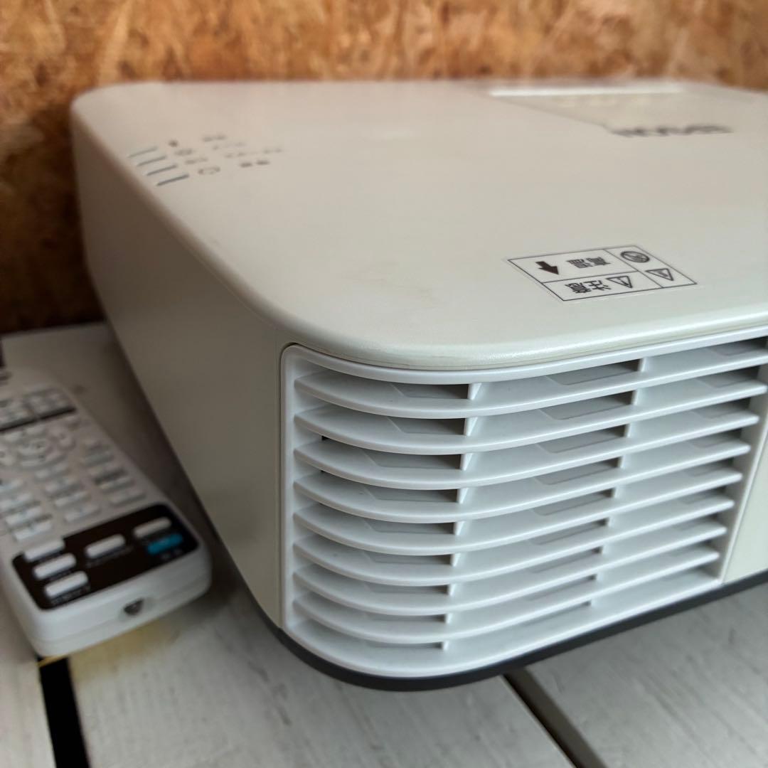 0698 EPSON プロジェクター　EB-2140W WXGA