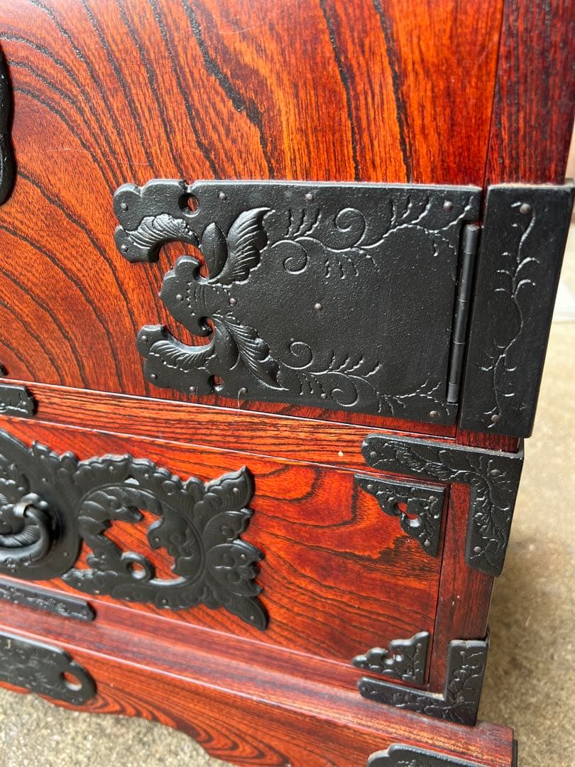 岩谷堂箪笥 車箪笥 チェスト 伝統工芸 極上品 欅材漆塗り　鉄金具　時代箪笥