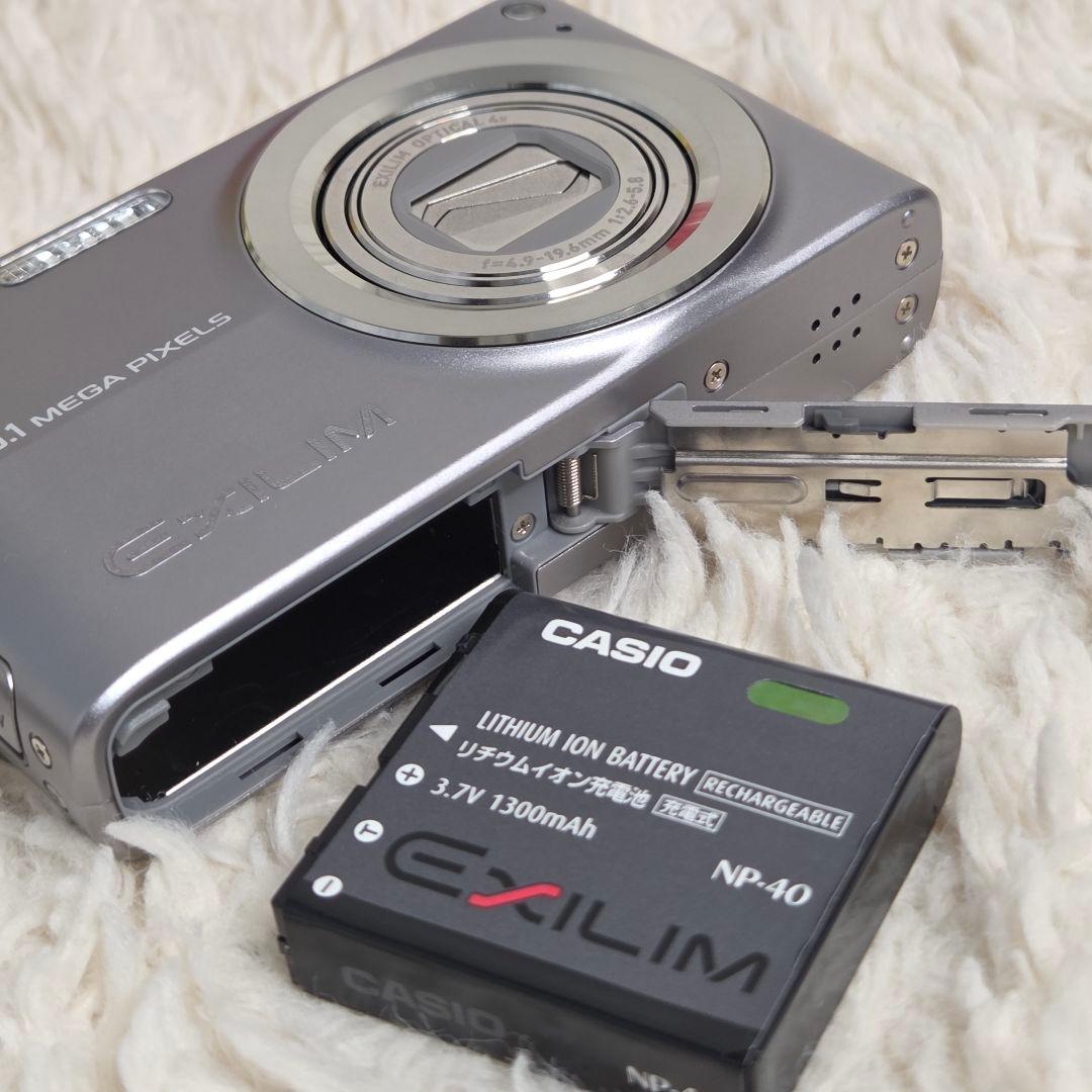 【美品】CASIOデジカメEXILM　EX-Z2200 箱付属品有り　シルバー