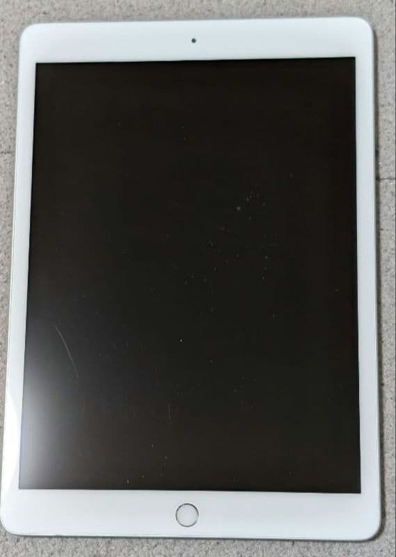 Apple iPad 第8世代 32GB Wi-FIモデルシルバー 本体